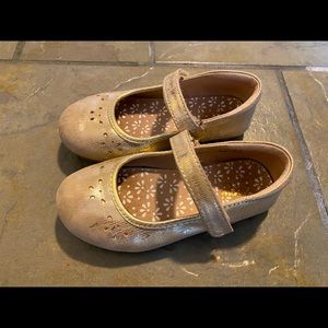 See Kai Run Mary Janes (gold)